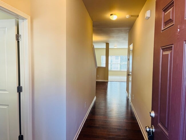 Building Photo - Wow! Check out this charming 3-bedroom, 2....