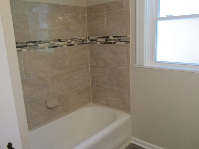 Building Photo - Updated 2 Bedroom 2.5 Bath in Pleasant Ridge Inc. Finished Basement with Bonus Room