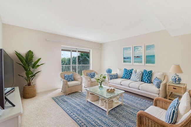 Building Photo - 18081 SE Country Club Dr