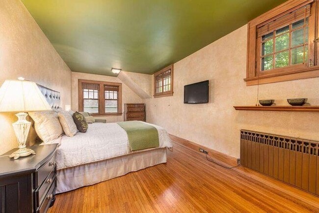 Building Photo - 824 N 66th St