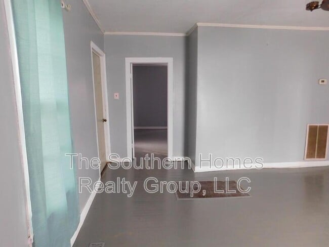 Building Photo - 1402 Broad St
