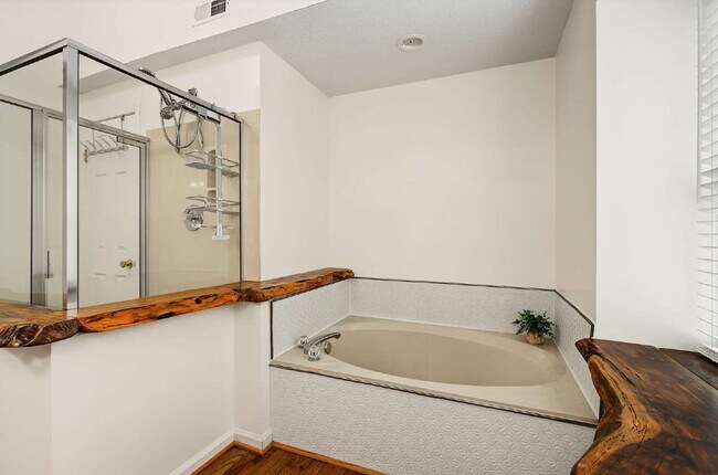 Building Photo - Spacious 4-Bed Oasis with Basement in Cary