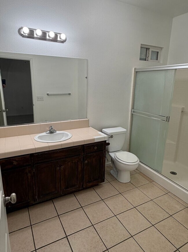 Building Photo - 1339 Vine St