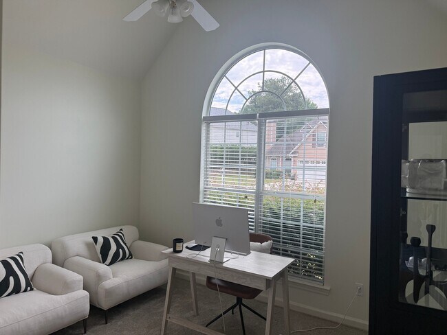 Building Photo - 264 Turnbridge Cir