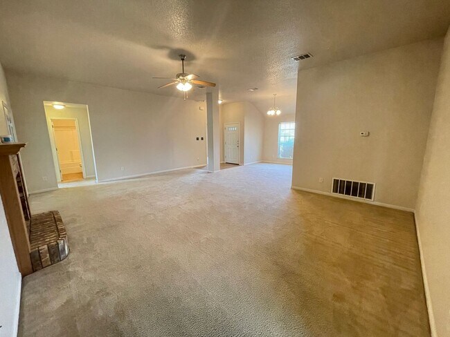 Building Photo - 4-Bedroom House for Rent in Killeen