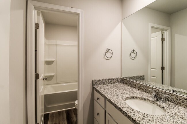 Building Photo - 238 Sunbury Way