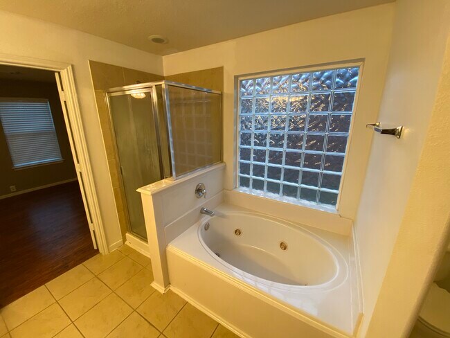 Building Photo - 16602 Grenada Falls Dr