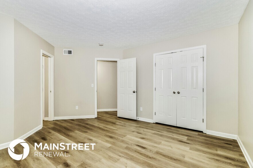 Building Photo - 10418 Pinoak View Dr