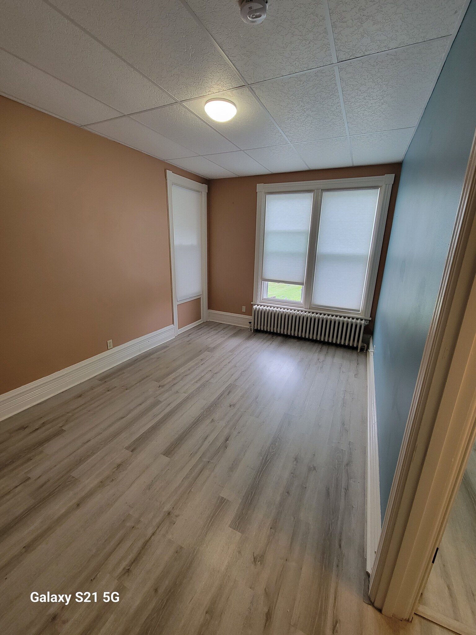 Living Rm - 364 N York St