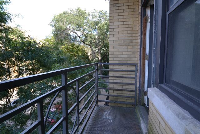 Building Photo - 909 W Dakin