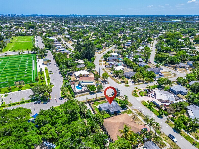 Building Photo - 4500 NE 18th Ave