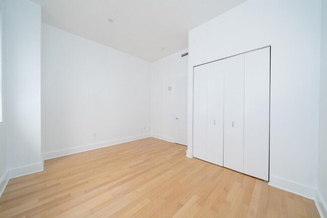 Building Photo - 4 Beacon Way