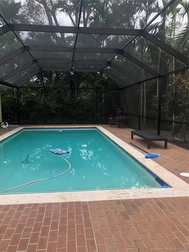 Building Photo - 6810 Granada Blvd