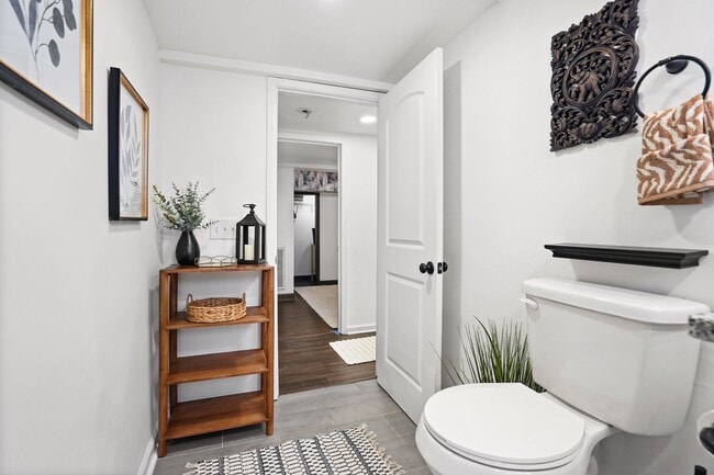 Building Photo - 1803 Neal Terrace