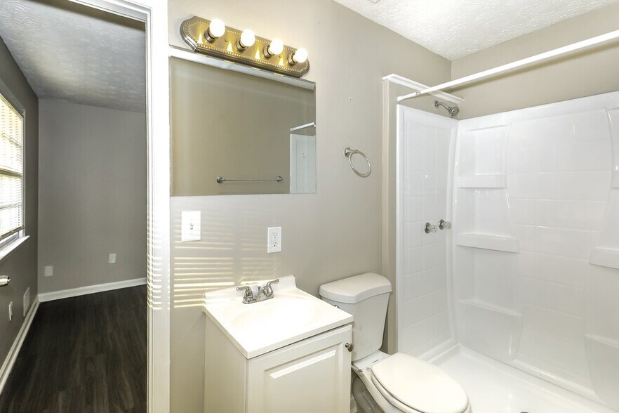 Building Photo - 5789 Northfield Dr