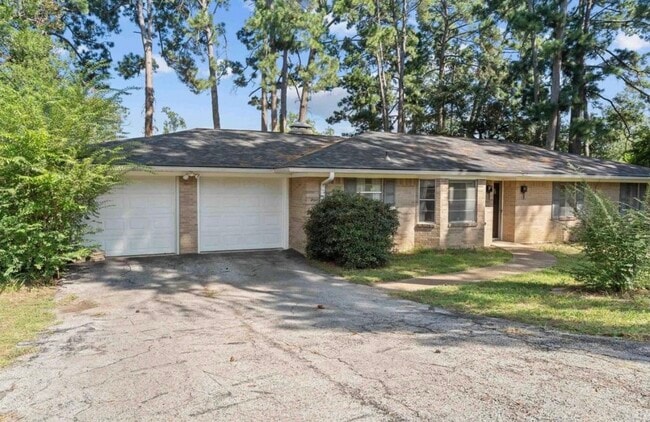 Building Photo - 2020 S Tipton Ave