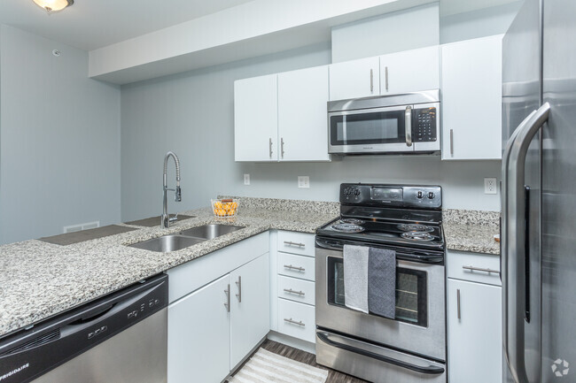 2BR, 1BA - 1,004 SF - 42 West Apartments