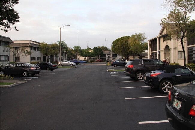 Building Photo - 20741 NE 4th Ct