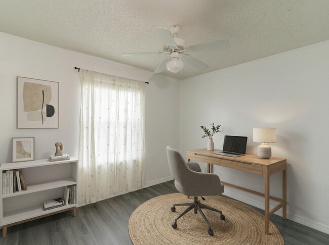 Building Photo - 756 Aquatic Dr