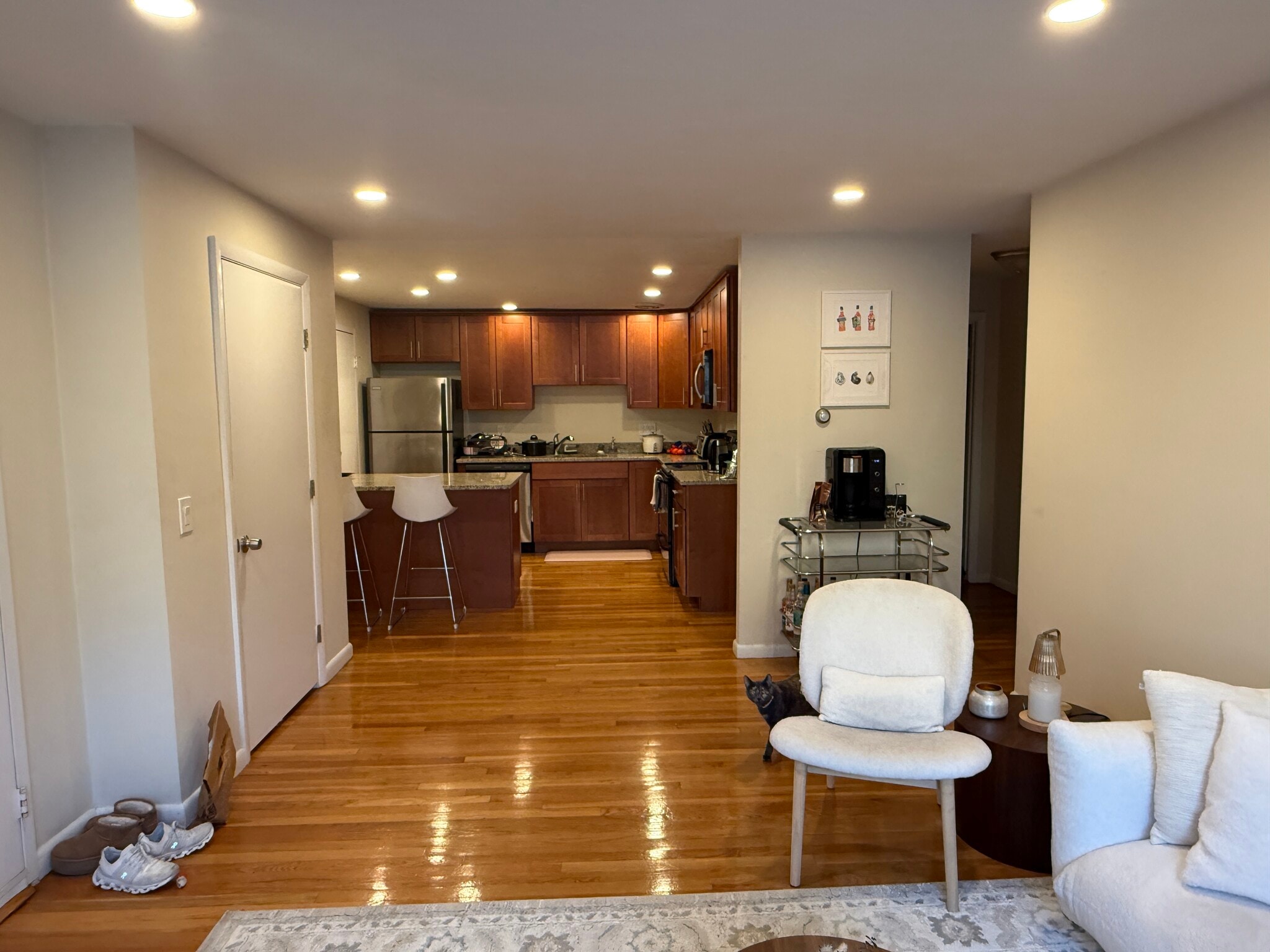 Building Photo - 197 Kent St