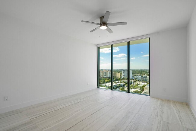 Building Photo - 730 N Ocean Blvd