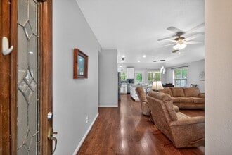 Building Photo - 1017 Pin Oak Dr