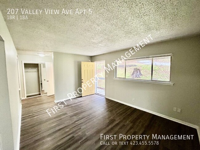 Building Photo - Red Bank Apt: 1Bed/1Bath With New Granite ...