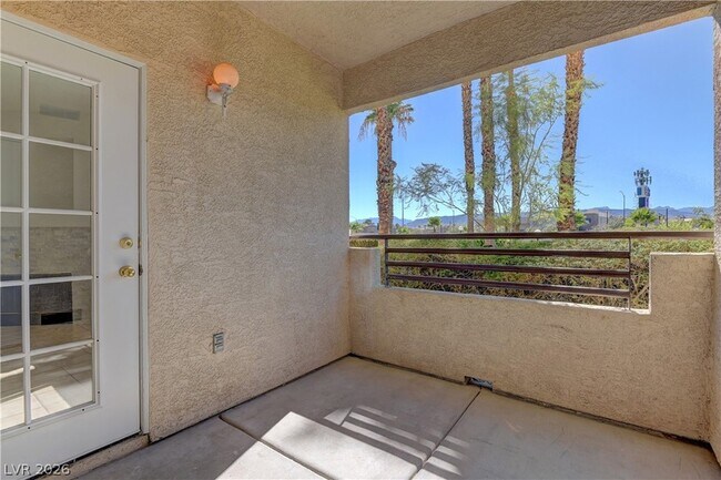 Building Photo - 3320 S Fort Apache Rd
