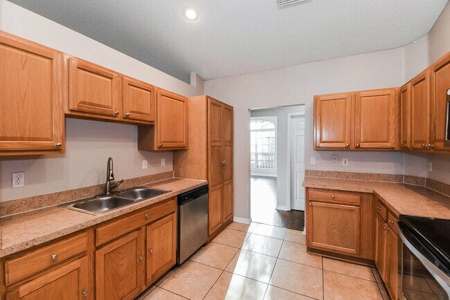 Building Photo - 481 Portobello Dr