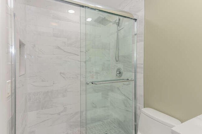 Building Photo - 864 Normandy R