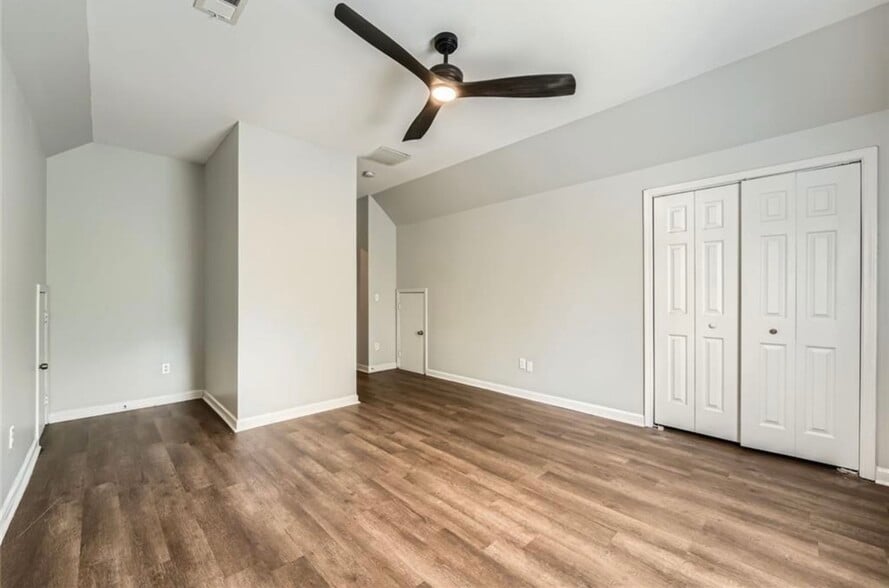 Building Photo - 558 Elbridge Dr NW