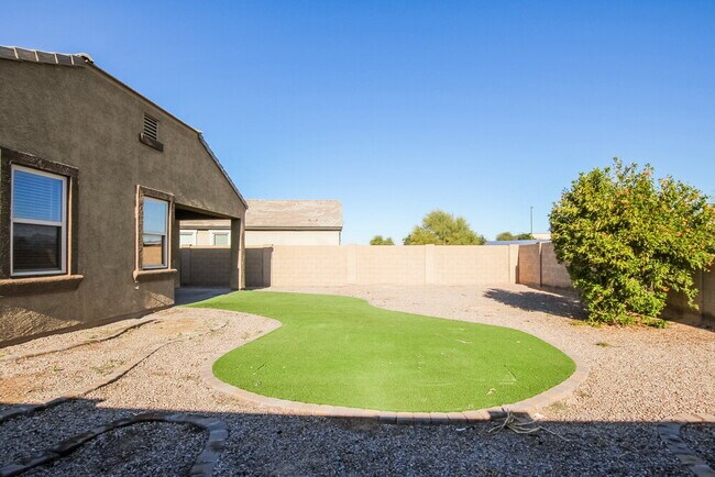 Building Photo - 6873 S Blue Hills Dr