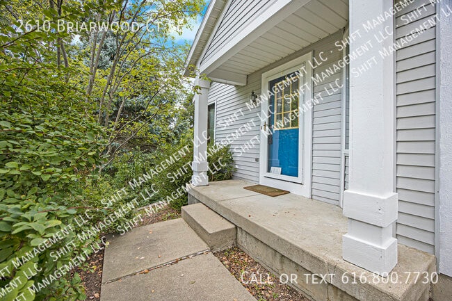 Building Photo - 2610 Briarwood Ct SE
