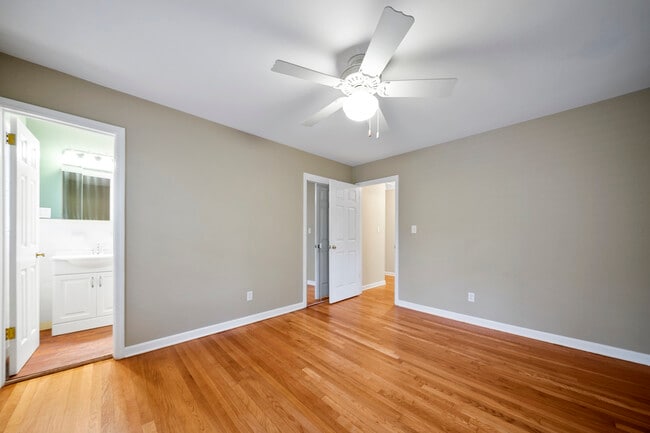 Building Photo - 253 Valley Ridge Dr