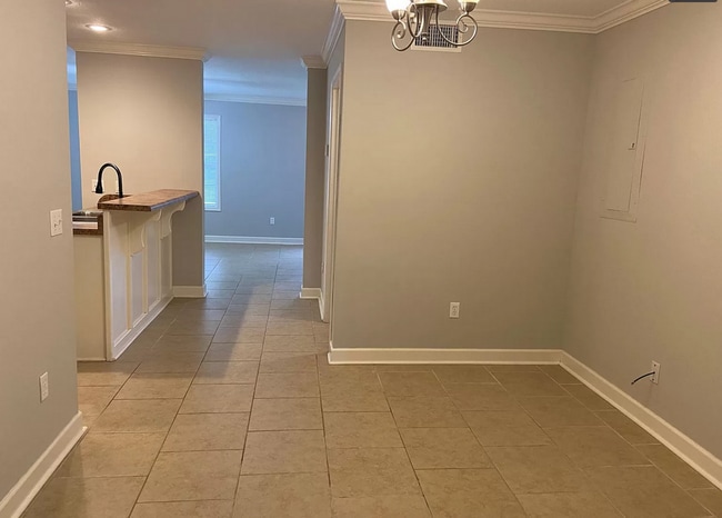 Building Photo - 3 BD/2.5 BA
