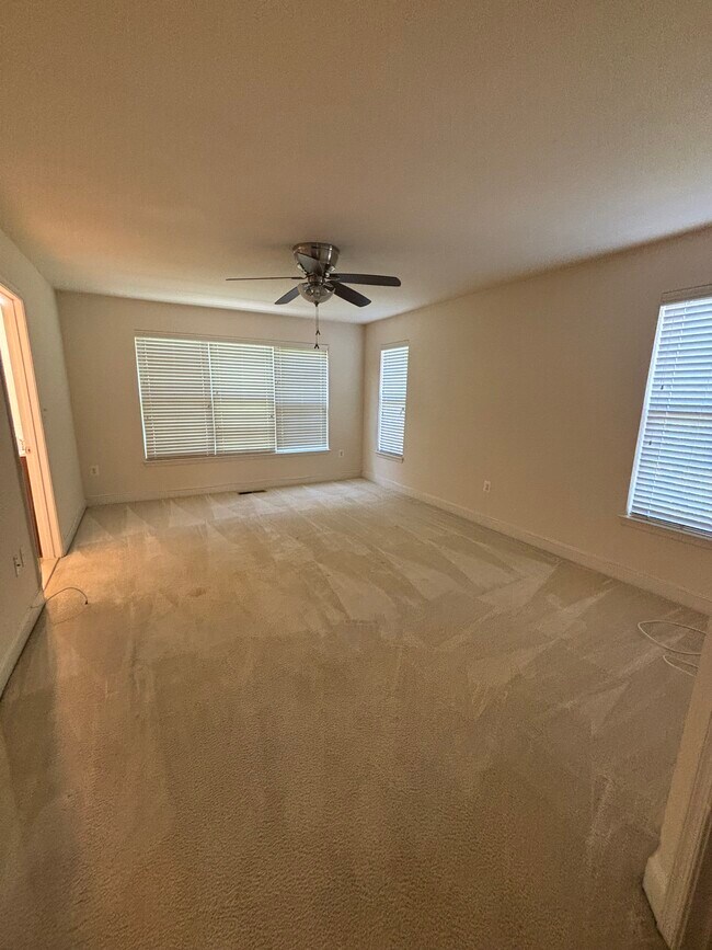 Building Photo - 2655 Glenriver Way
