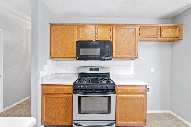 Building Photo - 1514 Royce Ln
