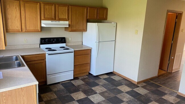 Building Photo - Summerfield Townhomes