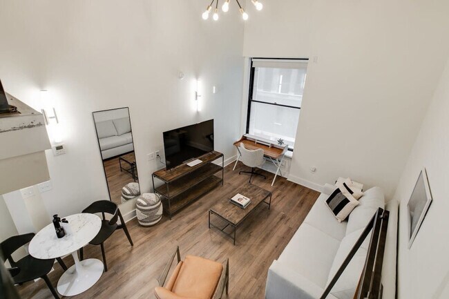 Building Photo - 150S S Independence Mall W