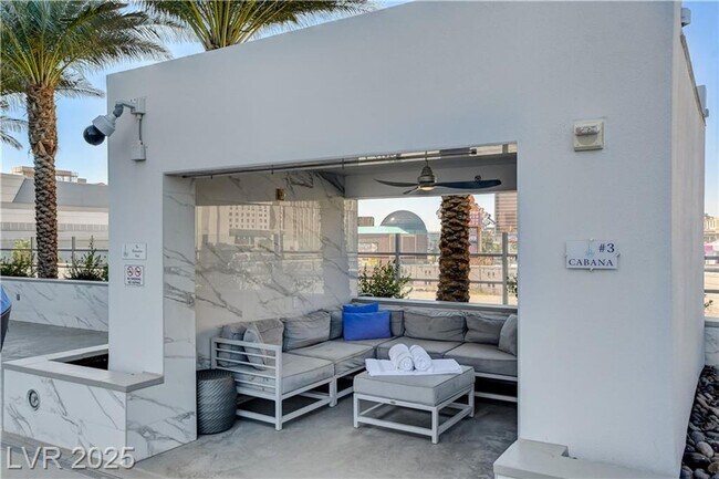 Building Photo - Luxury High-Rise Living at SKY | 29th Floo...
