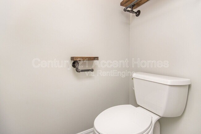 Building Photo - 5522 Jowett Ct