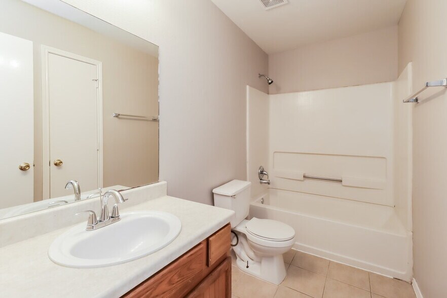 Building Photo - 6511 McCharen Ct