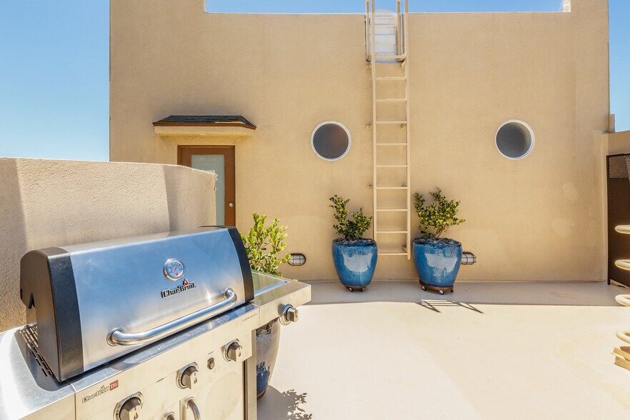 Building Photo - 34 4th St