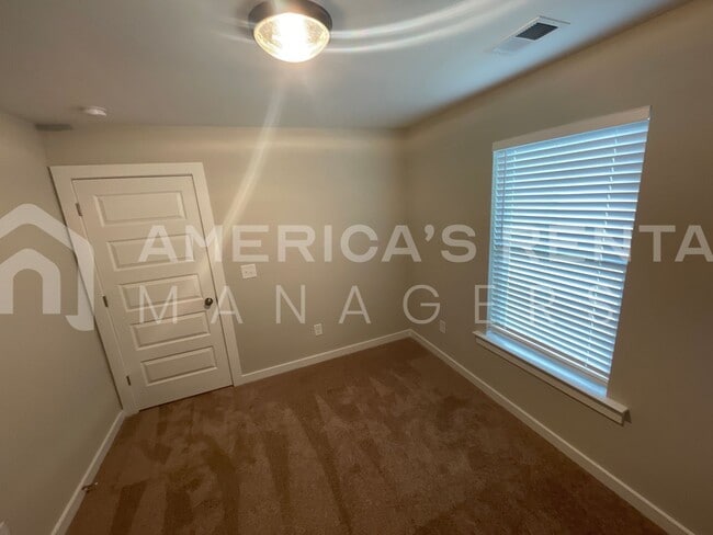 Building Photo - Home for Rent in Oak Grove, AL!!! Available to View with 48 Hour Notice!!!