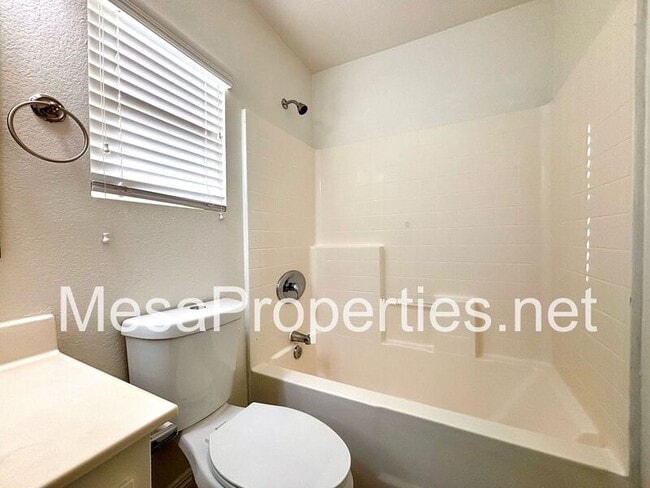 Building Photo - 10607 Moorefield Cir