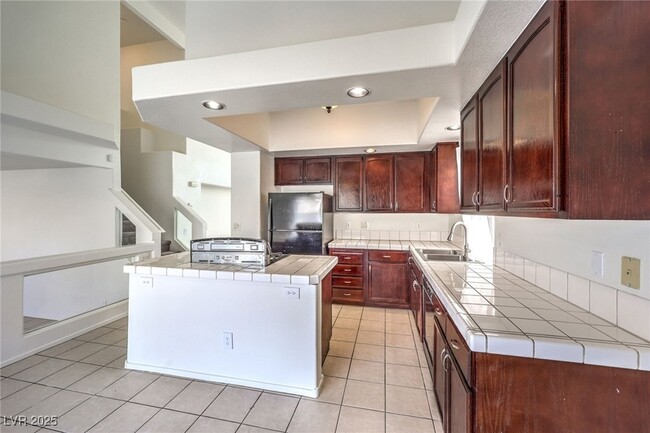 Building Photo - 8736 Raindrop Canyon Ave