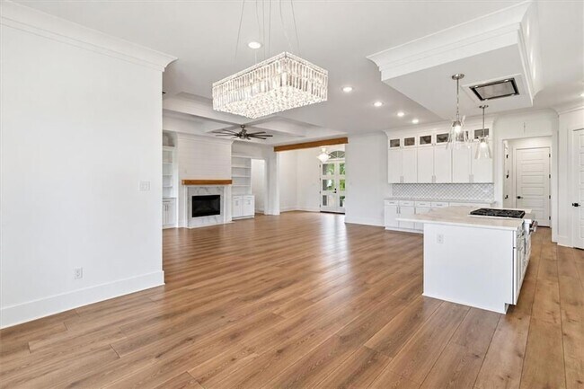 Building Photo - 501 N Corniche Du Lac