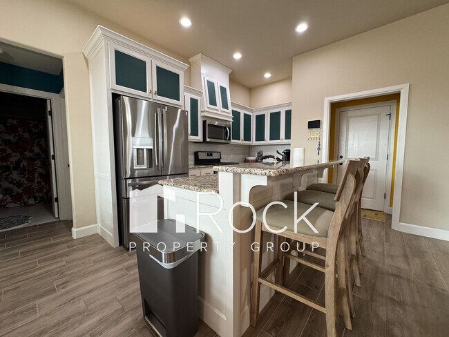 Building Photo - Beautiful 3 Bedroom Home with Study in Westmoore Area of OKC