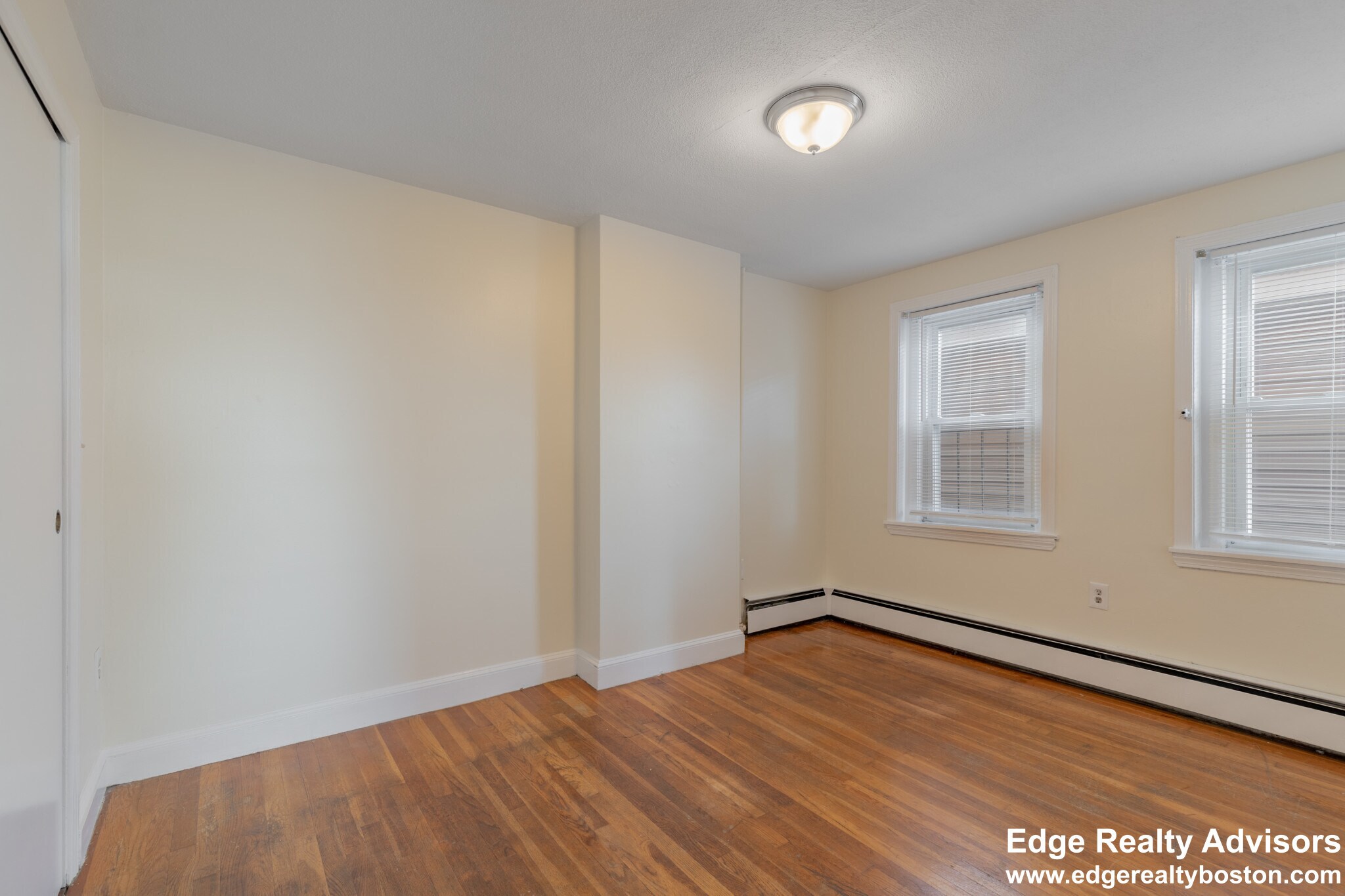 Building Photo - 132 Emerson St