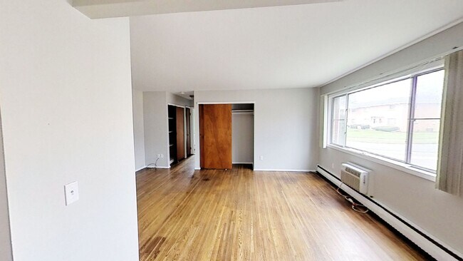 Building Photo - 146 Woodhill Dr